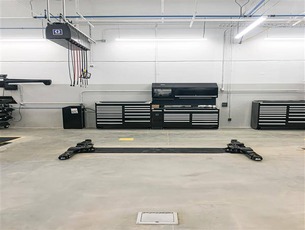 image (2) automotive lifting equipment image